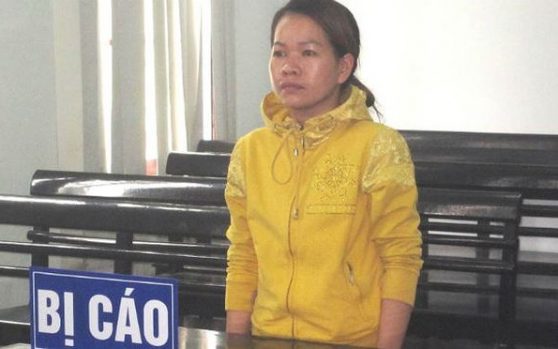 Bà chủ tiệm tóc nam rủ nhân viên bán ‘vốn tự có’
