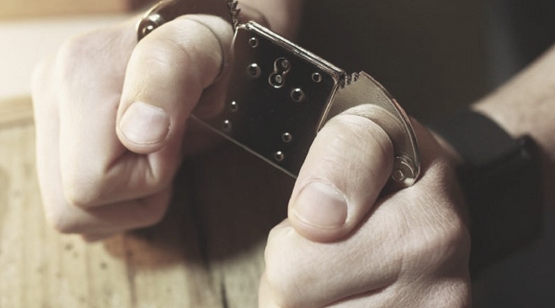 Vô ý gây thương tích do vi phạm quy tắc nghề nghiệp, quy tắc hành chính