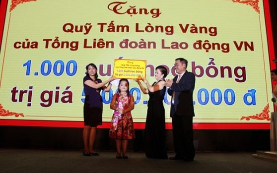 Xác nhận hoàn tất chuyển nhượng, tặng cho cổ phần