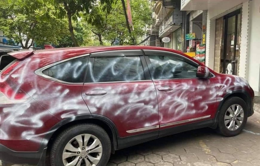 ĐỖ Ô TÔ CHẮN TRƯỚC CỬA NHÀ NGƯỜI KHÁC CÓ VI PHẠM PHÁP LUẬT?