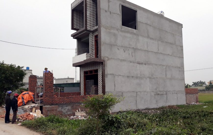 XÂY NHÀ TRÊN ĐẤT THUỘC QUYỀN SỬ DỤNG CỦA NGƯỜI KHÁC CÓ ĐƯỢC CẤP GIẤY CHỨNG NHẬN?