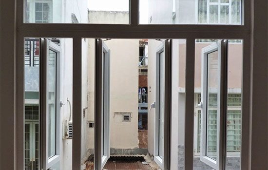 XÂY NHÀ CÓ ĐƯỢC TRỔ CỬA SỔ NHÌN SANG NHÀ HÀNG XÓM?