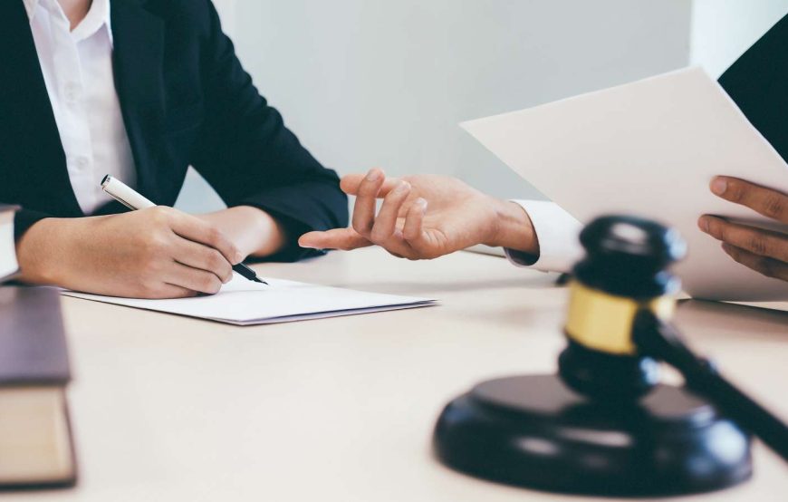 MAI PHONG LAWFIRM – Khi nào thì vợ, chồng phải chịu trách nhiệm liên đới?..