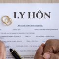 Ly hôn đơn phương vắng mặt