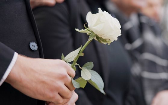 Tiền phúng điếu có phải di sản thừa kế không?