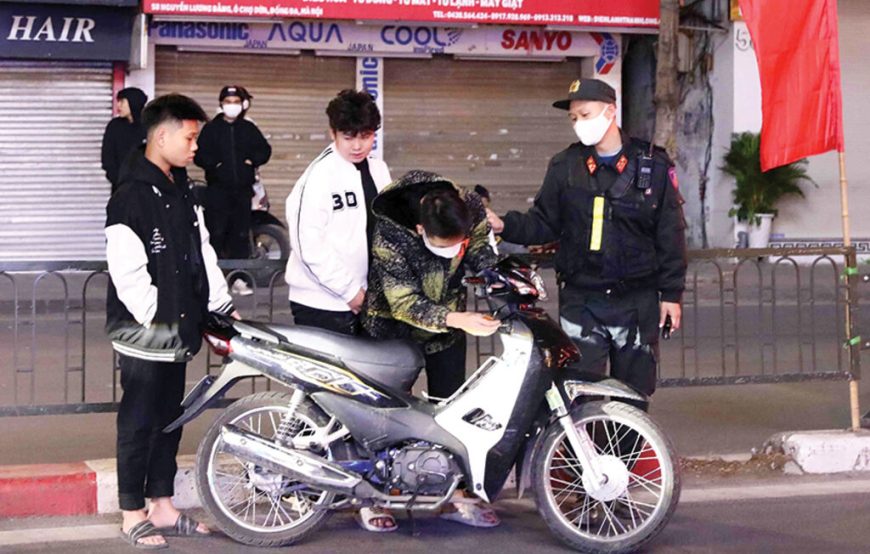 Mức xử phạt đối với trẻ vị thành niên khi tham gia cổ vũ, đua xe trái phép?