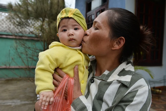 TRẺ SINH RA TRONG TRẠI GIAM, KHAI SINH Ở ĐÂU?