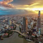 Người gốc Việt Nam cư trú, sinh sống lâu dài ở nước ngoài có được mua nhà đất ở Việt Nam không?